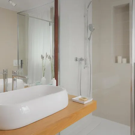 Elegant, Cosy And Quiet, Just 1 Min To Amphiteatre Apartment